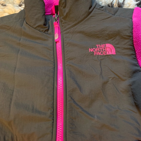 Girls Pink/Gray North Face Denali - Picture 2 of 6
